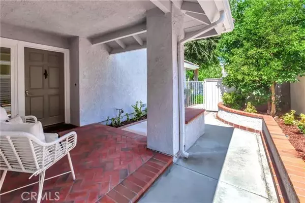 Irvine, CA 92604,10 Aldergrove #27