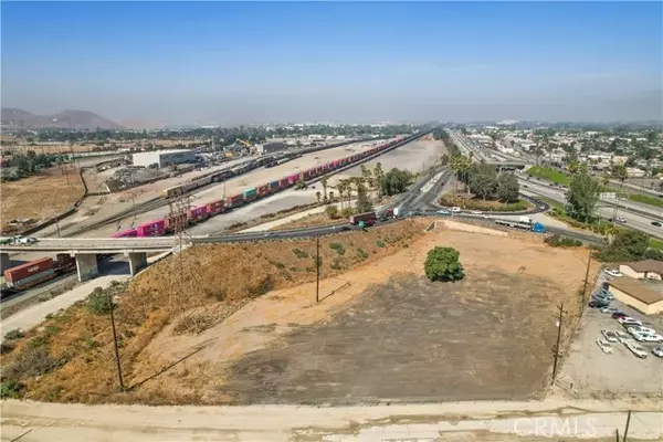 201 S Vernon Court, Colton, CA 92324