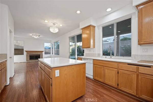 Lakewood, CA 90712,5420 Esquivel Avenue