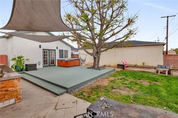 Lakewood, CA 90712,6128 Lorelei Avenue