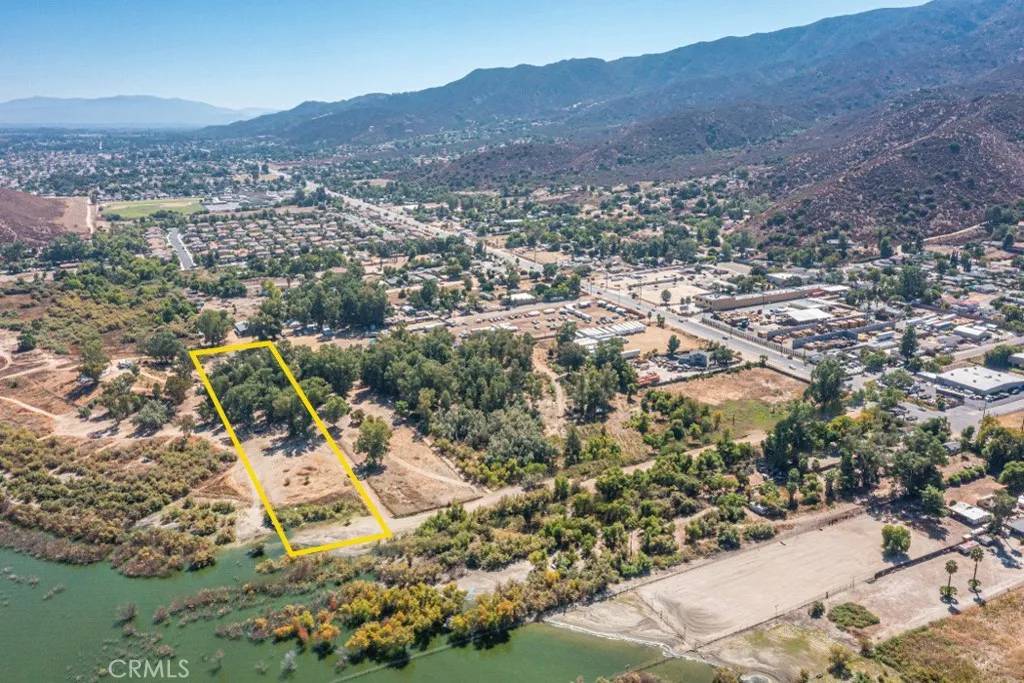 Lake Elsinore, CA 92530,0 371-130-012