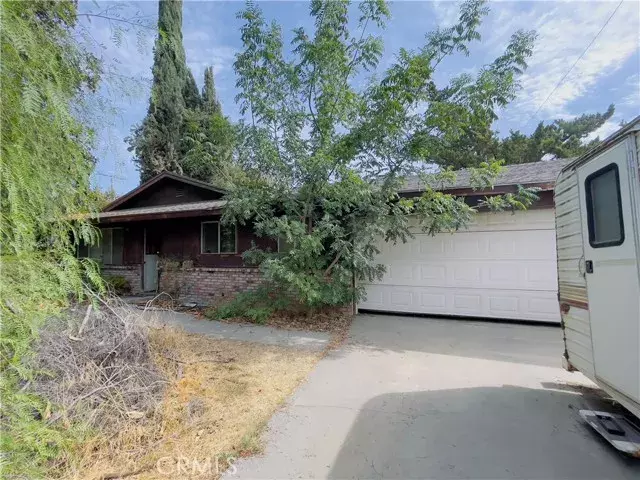 1448 S Michael Court, Visalia, CA 93292