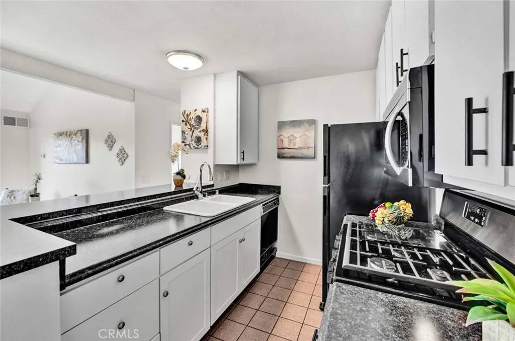15237 Santa Gertrudes Avenue #U201, La Mirada, CA 90638