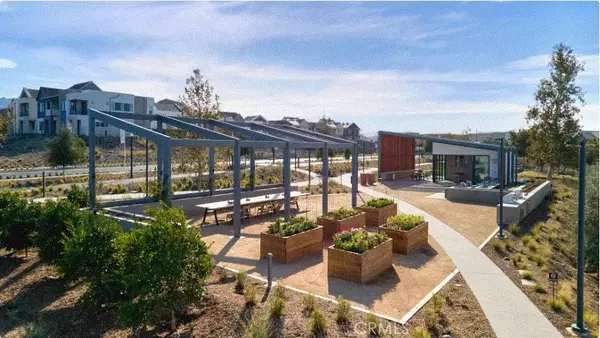 Valencia, CA 91381,27586 Juniper Lane