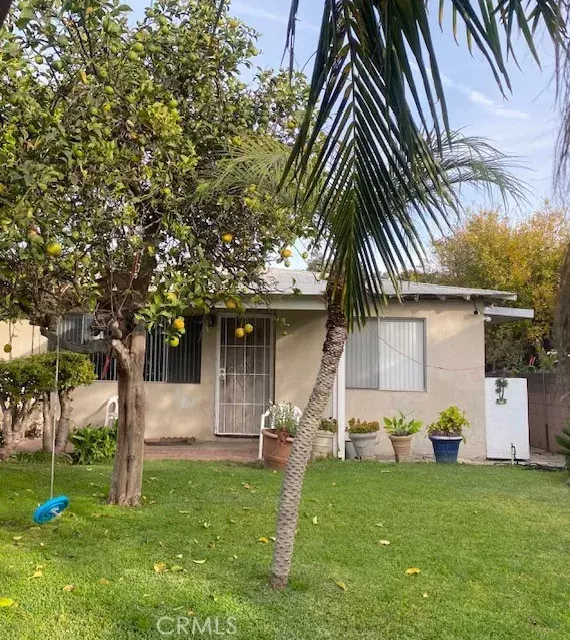 Santa Ana, CA 92703,523 Fairlawn