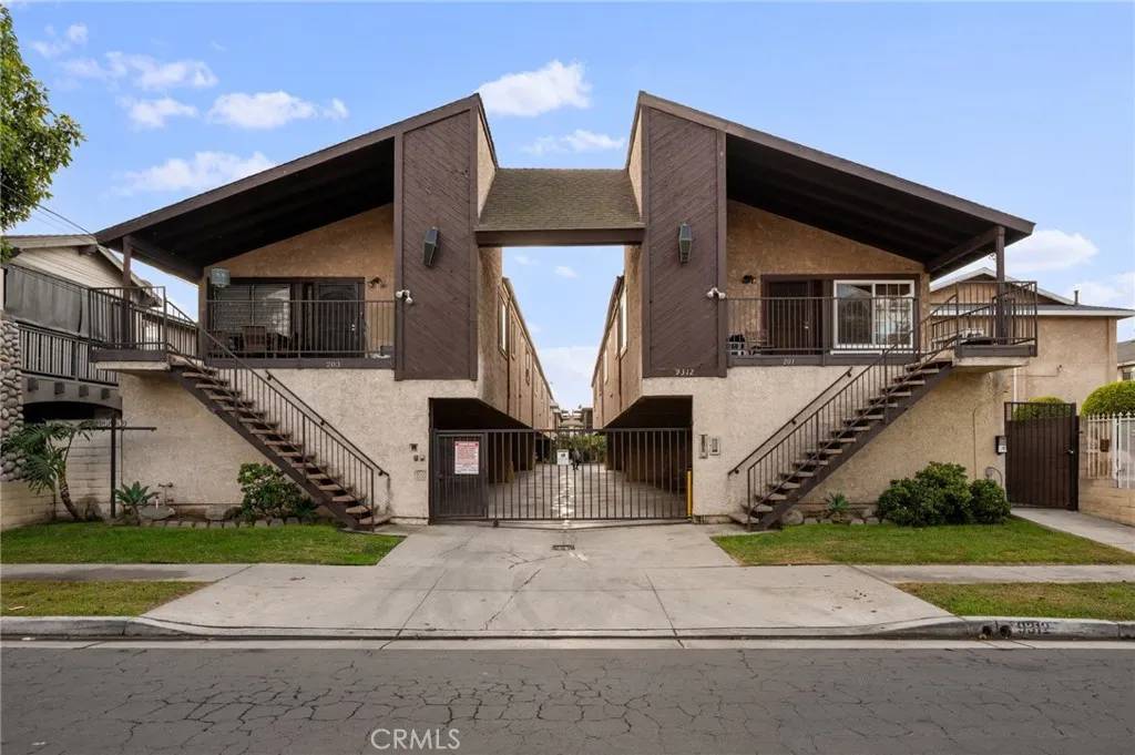 Bellflower, CA 90706,9312 Palm Street #209