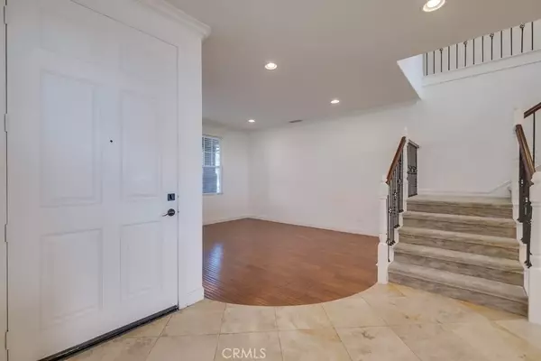 Signal Hill, CA 90755,2209 Westwind Way