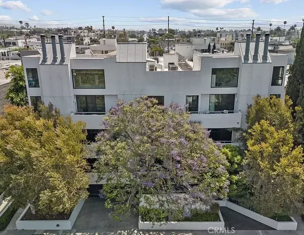 656 N West Knoll Drive #202, West Hollywood, CA 90069