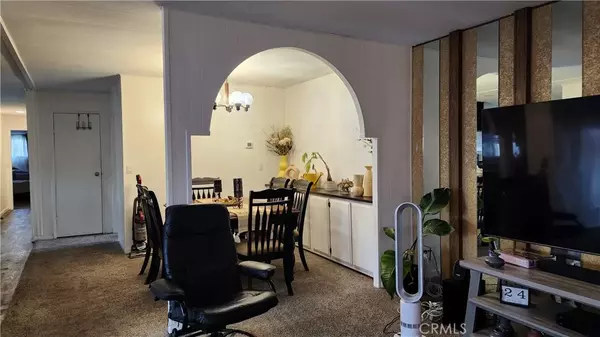 Anaheim, CA 92807,5815 E La Palma #310
