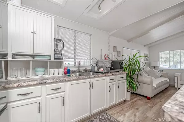 West Covina, CA 91790,2131 W San Bernardino #65