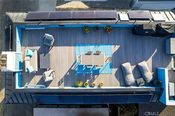 Long Beach, CA 90803,11 67th Place