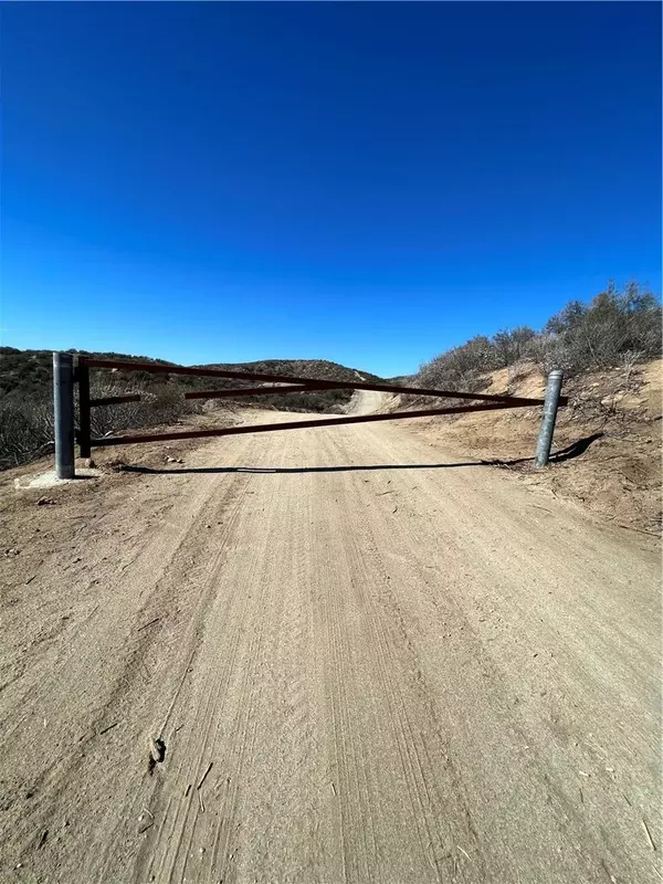 Moreno Valley, CA 92555,0 VISTA SUELTO