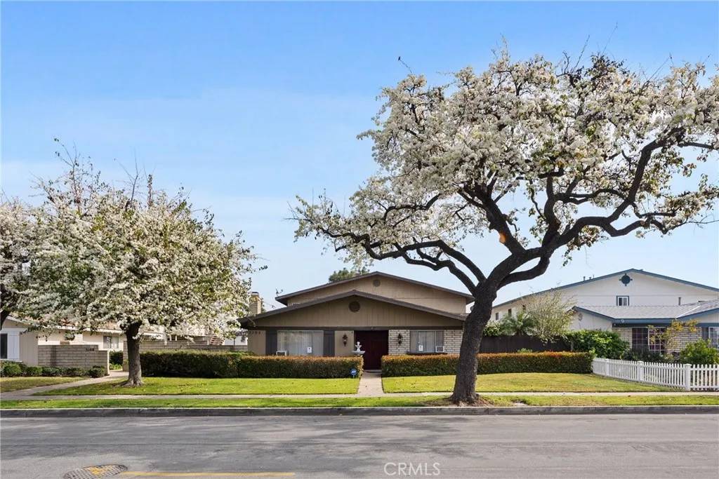 3102 Mace Avenue, Costa Mesa, CA 92626