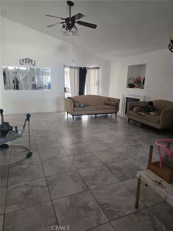 Rialto, CA 92376,1208 N Fillmore Avenue
