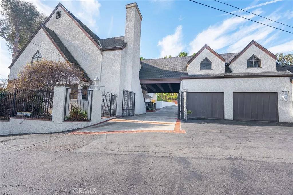 11211 Vista Del Lago, Santa Ana, CA 92705