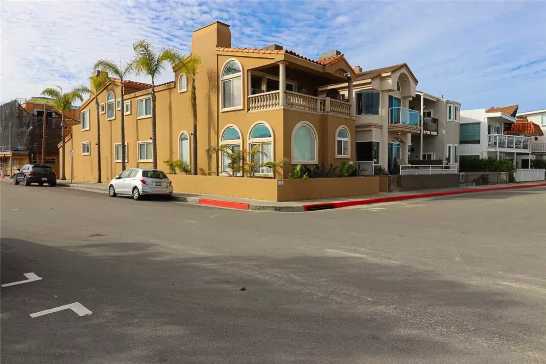 Newport Beach, CA 92663,1801 W Bay Avenue