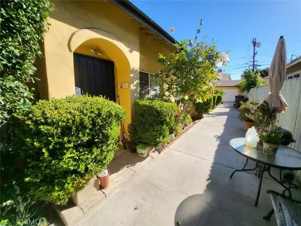 Los Angeles, CA 90019,1240 S Muirfield Road