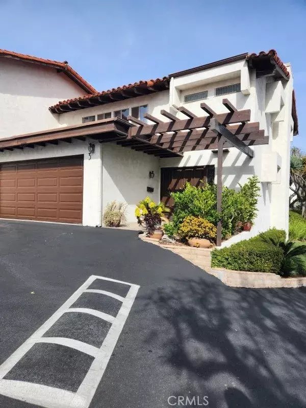 Newport Beach, CA 92660,835 Amigos Way #3