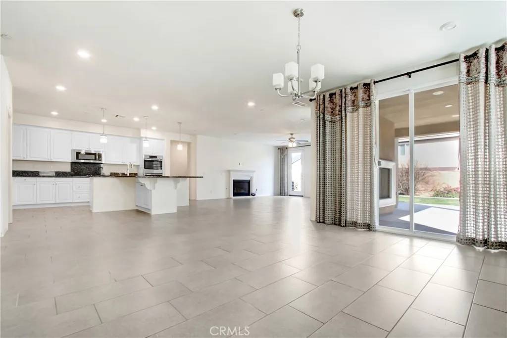 Jurupa Valley, CA 91752,5594 Skimmer Drive