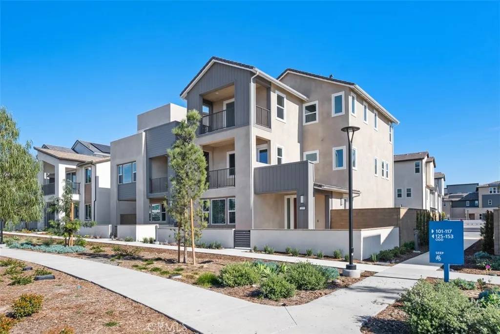 Irvine, CA 92618,125 Seep