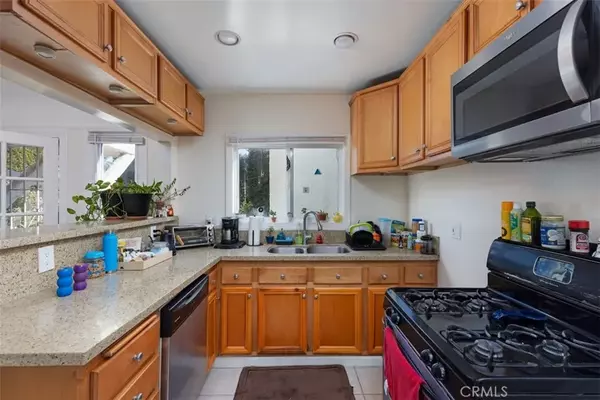 Long Beach, CA 90806,216 W 23rd Street