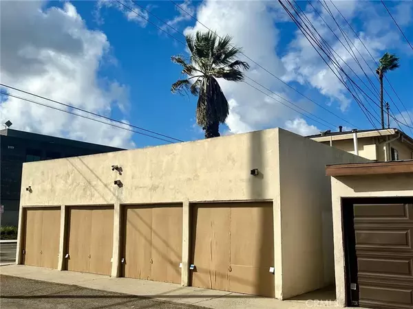 Signal Hill, CA 90755,1000 E 32nd Street