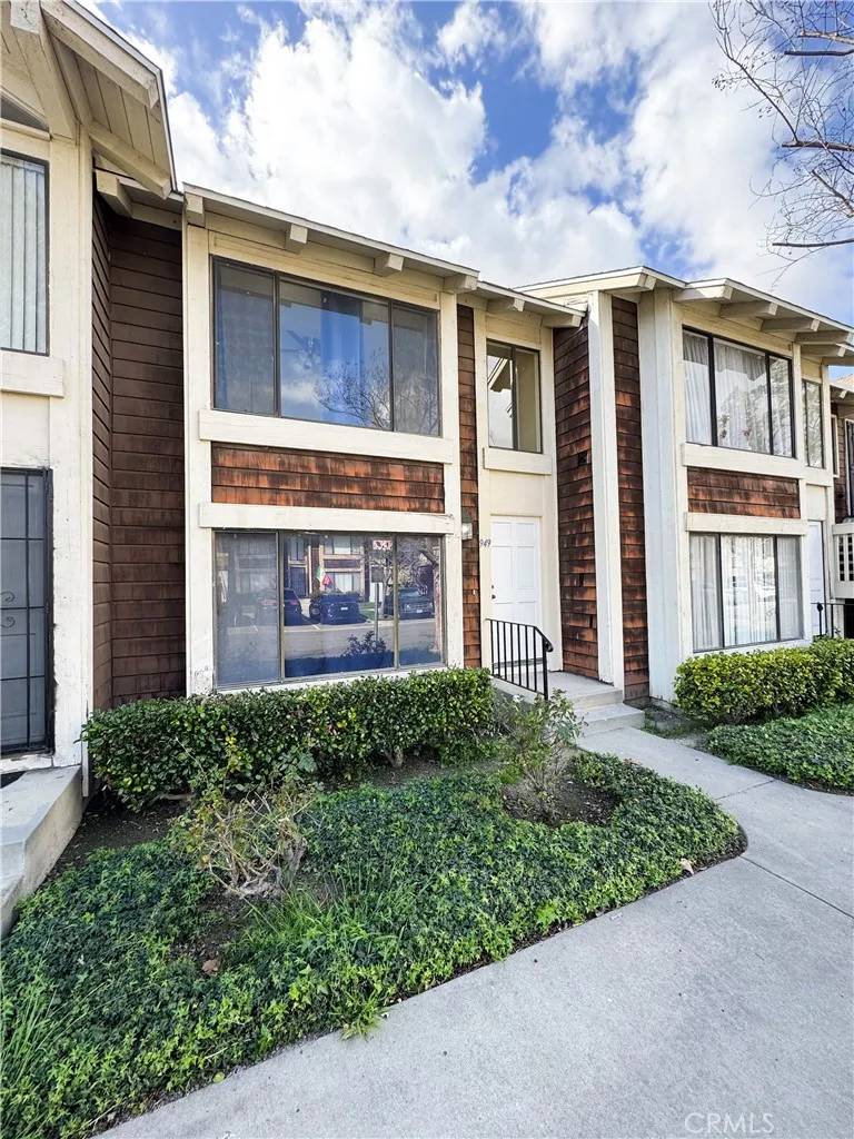 949 Downey Pl #18, Anaheim, CA 92804