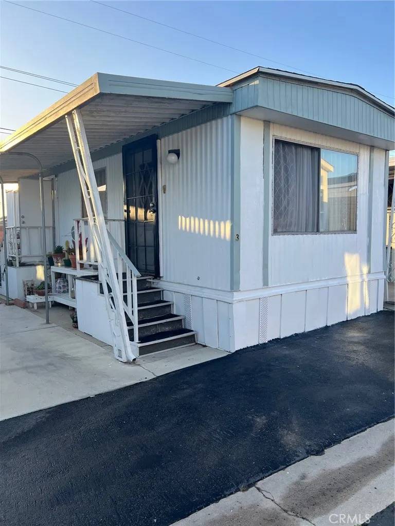 Lomita, CA 90717,2101 245th Street #3