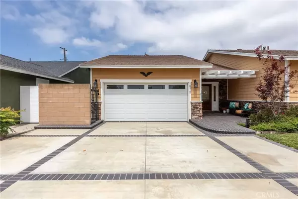 Long Beach, CA 90815,1915 Volk ave.