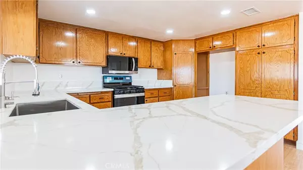 Apple Valley, CA 92308,12517 Standing Bear Road