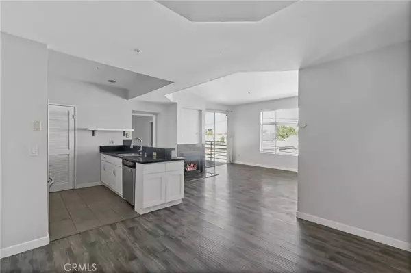 Long Beach, CA 90802,640 W 4th Street #304