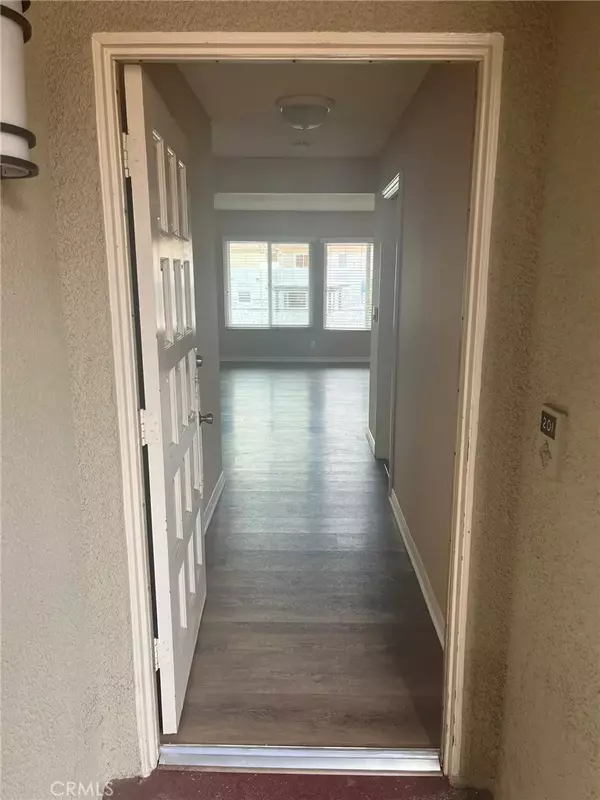 Long Beach, CA 90803,3737 E 2nd Street #201