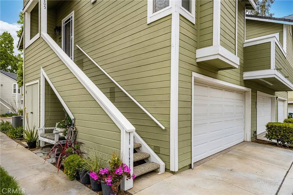 Yorba Linda, CA 92887,6205 Plymouth Court #113