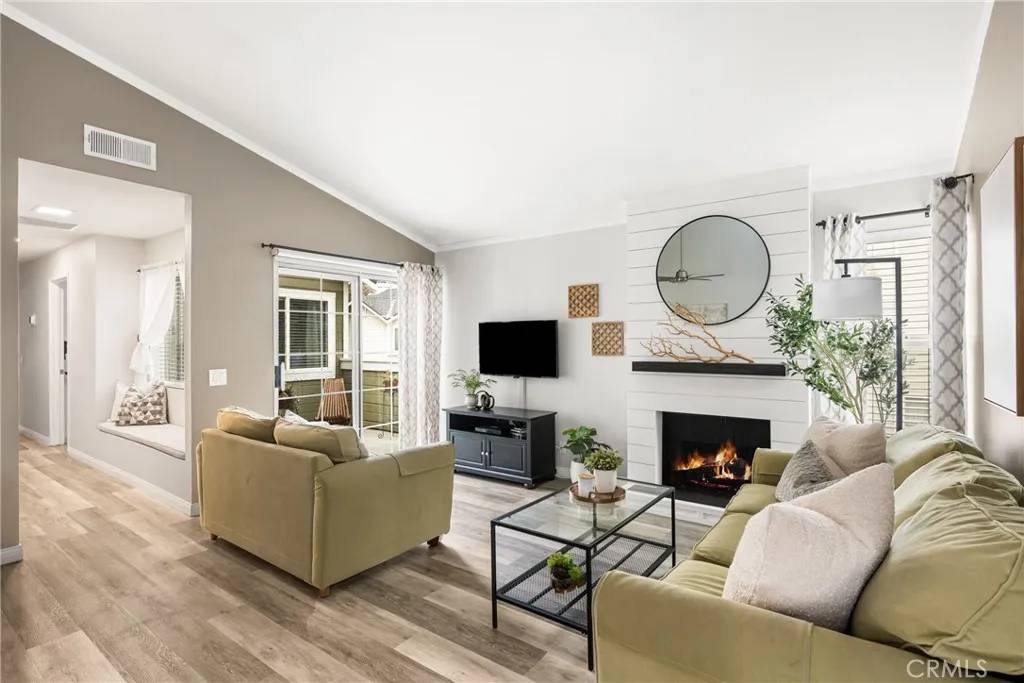 Yorba Linda, CA 92887,6205 Plymouth Court #113