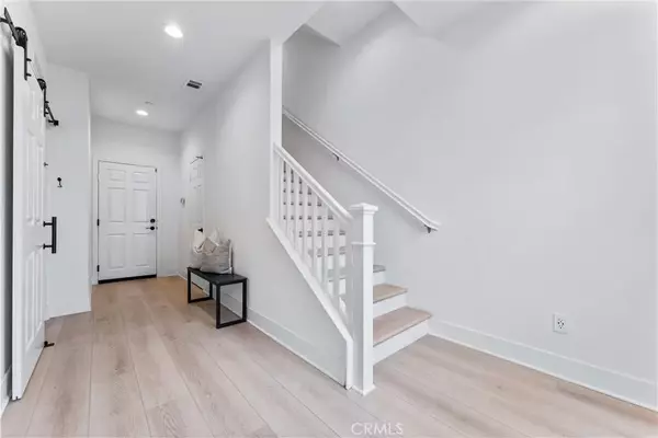 Santa Ana, CA 92701,250 N Standard Avenue