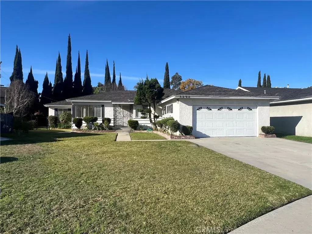 Lakewood, CA 90712,3202 Wolfe Street