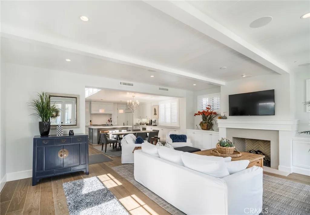Newport Beach, CA 92662,217 Coral Avenue