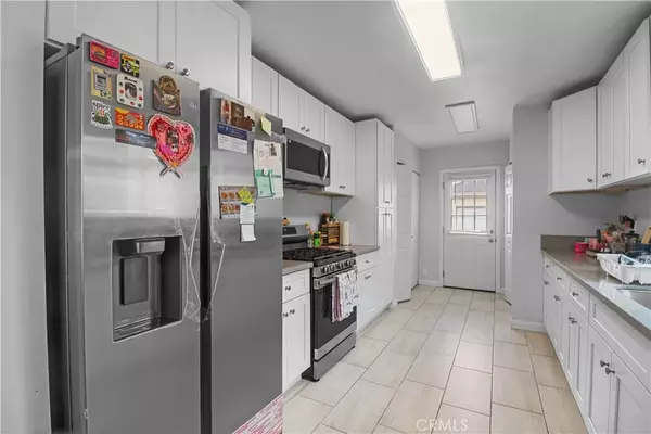 Los Angeles, CA 90022,6615 Southside Drive