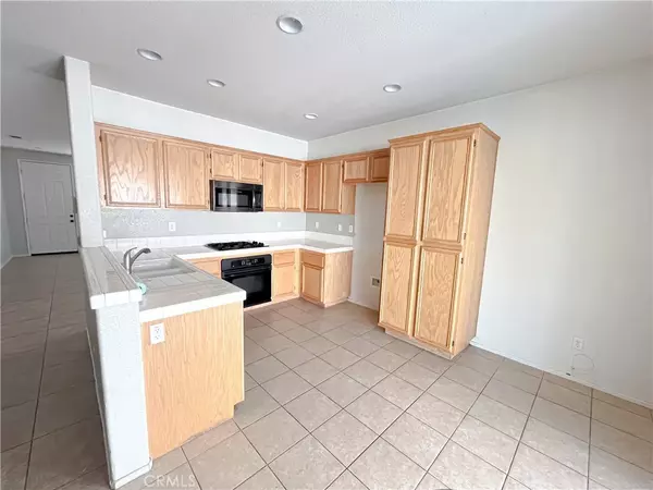 Victorville, CA 92392,13555 Thunderbird Place