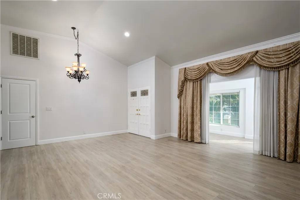 Irvine, CA 92604,5321 Strasbourg Avenue