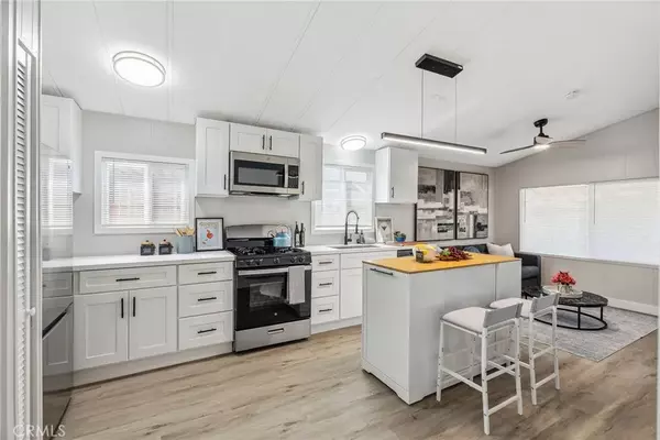 Fullerton, CA 92833,1850 W Orangethorpe #25