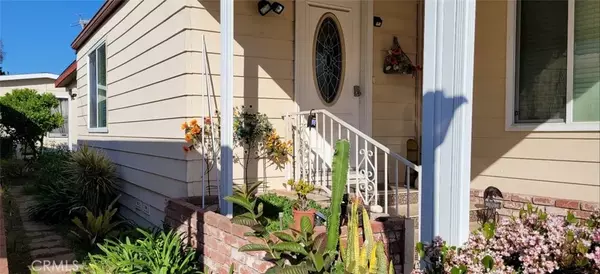 Anaheim, CA 92801,1919 W coronet #89