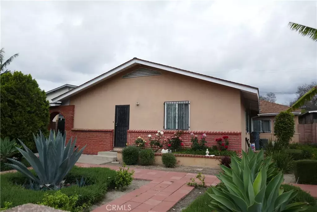 Santa Ana, CA 92707,841 E Mcfadden Avenue