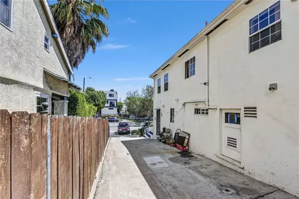 Los Angeles, CA 90019,1861 S Redondo Boulevard