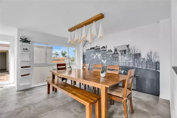 Long Beach, CA 90803,15 69th Place