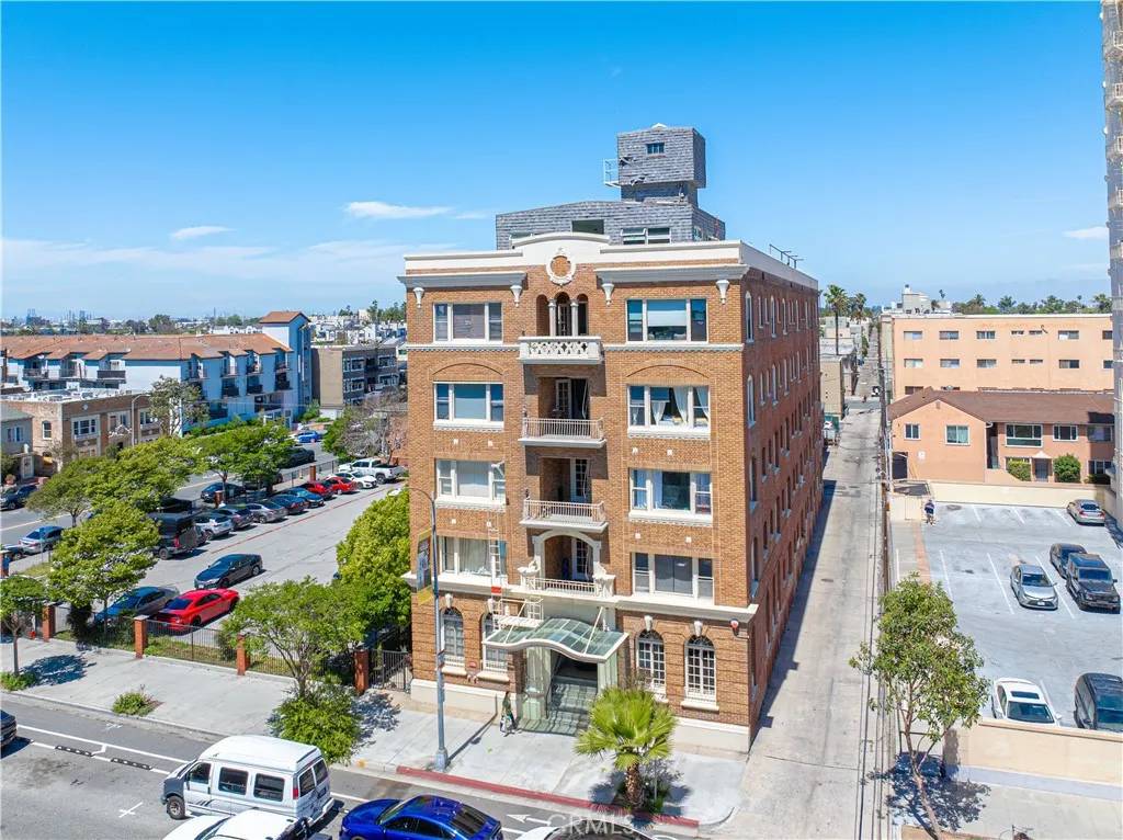 325 W 3rd Street #210, Long Beach, CA 90802