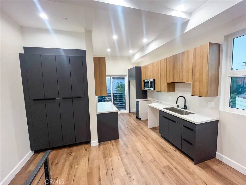 3020 Virginia Road, Los Angeles, CA 90016