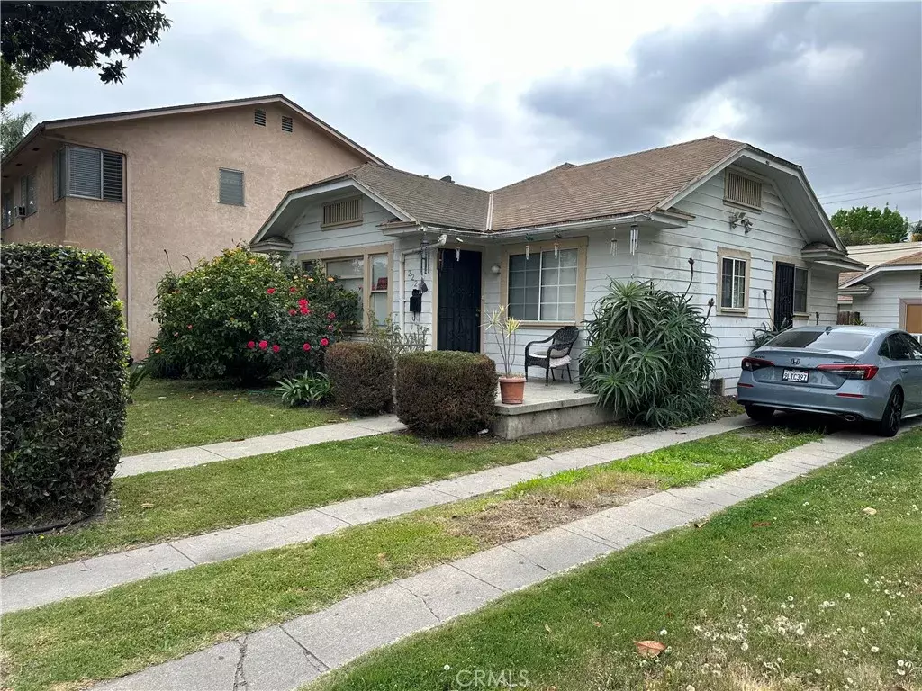 Long Beach, CA 90806,2219 Chestnut Avenue