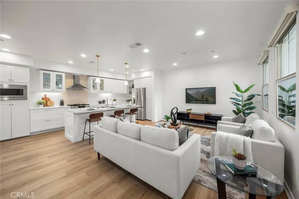 Irvine, CA 92618,130 Borrego