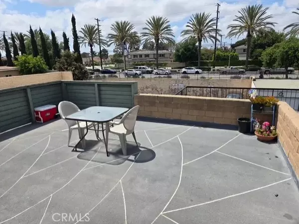 611 N Bristol Street #1, Santa Ana, CA 92703